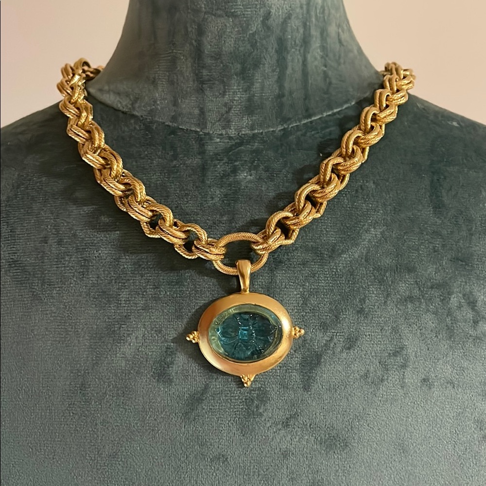 Susan Shaw Bee necklace